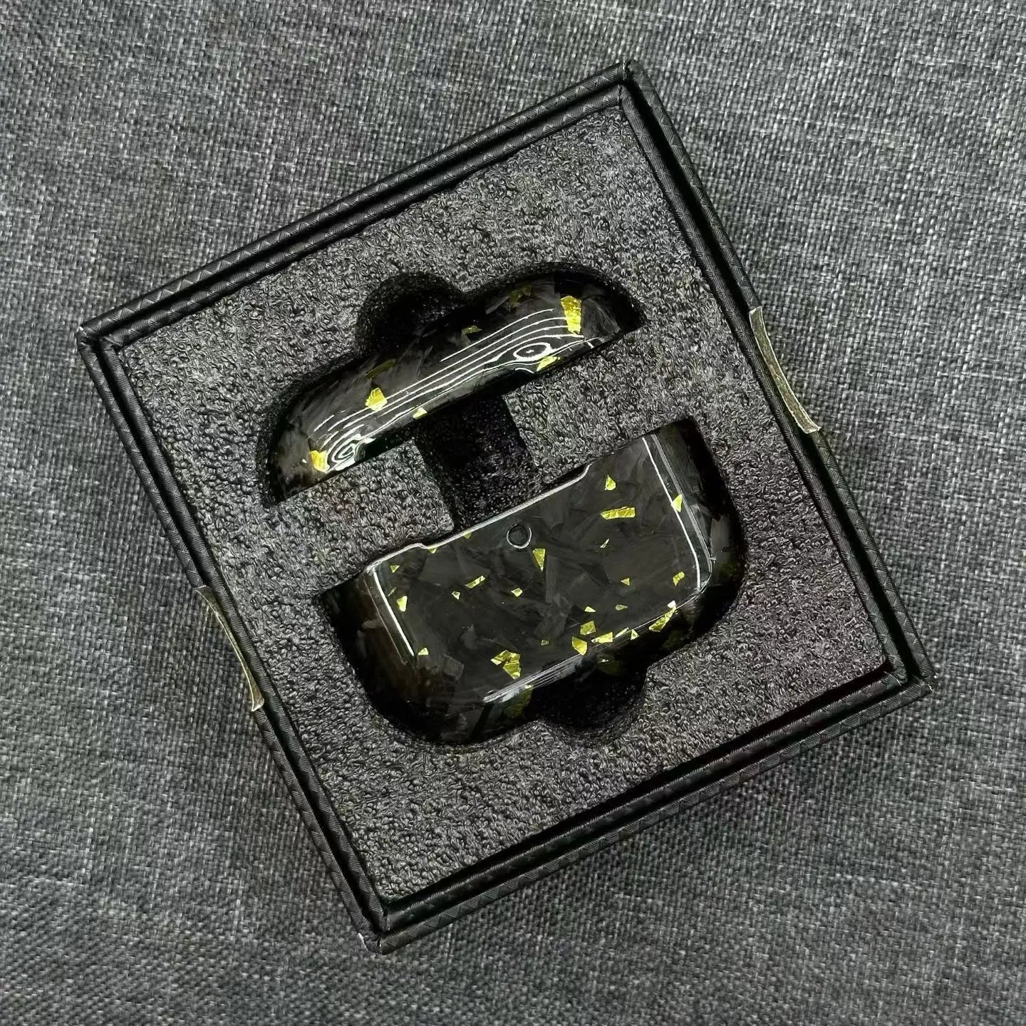 REMA AirPods carbon case